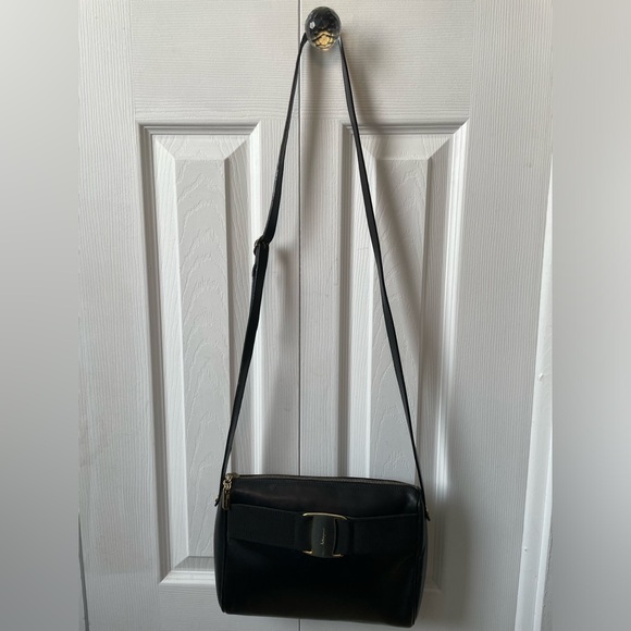 Salvatore Ferragamo Vera Crossbody bag in Black leather - Picture 1 of 10